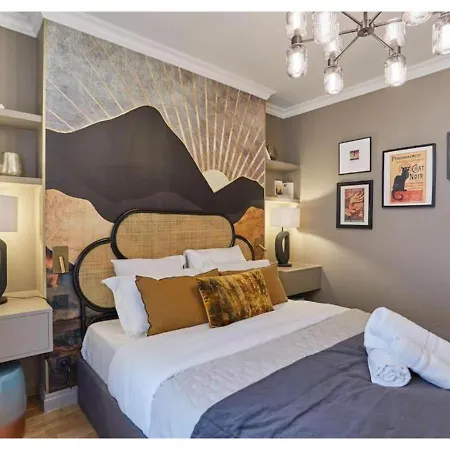 Notre Dame De By Prestige *